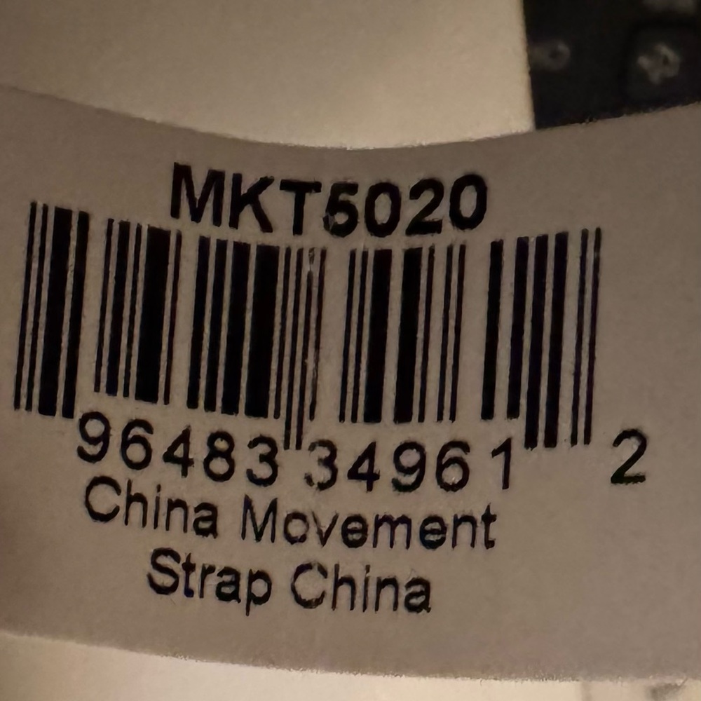 Michael Kors Glittering Silver Smartwatch MKT5020 - Picture 7 of 9